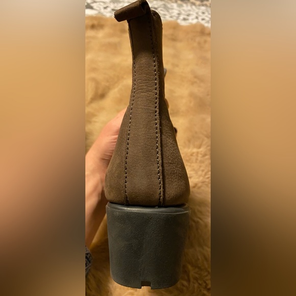 THE FLEXX SLIMMER TAN WATERPROOF
SUEDE ANKLE BOOT - Picture 3 of 7